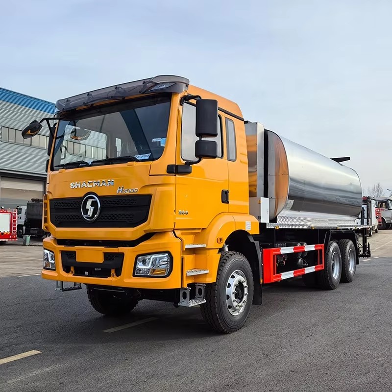 Shacman H3000 7 Ton Asphalt Distributor Truck Road Asphlt Paving Machinery Emulsion Bitumen Sprayer 