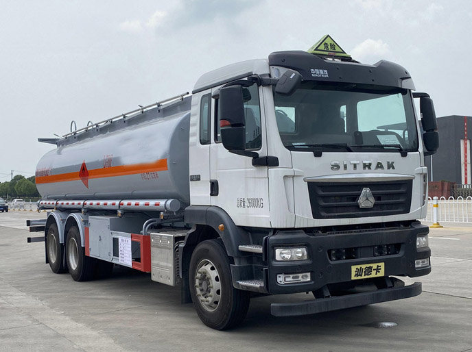 Nigerian customers visited our company to inspect gasoline tanker trucks, deepening new opportunitie